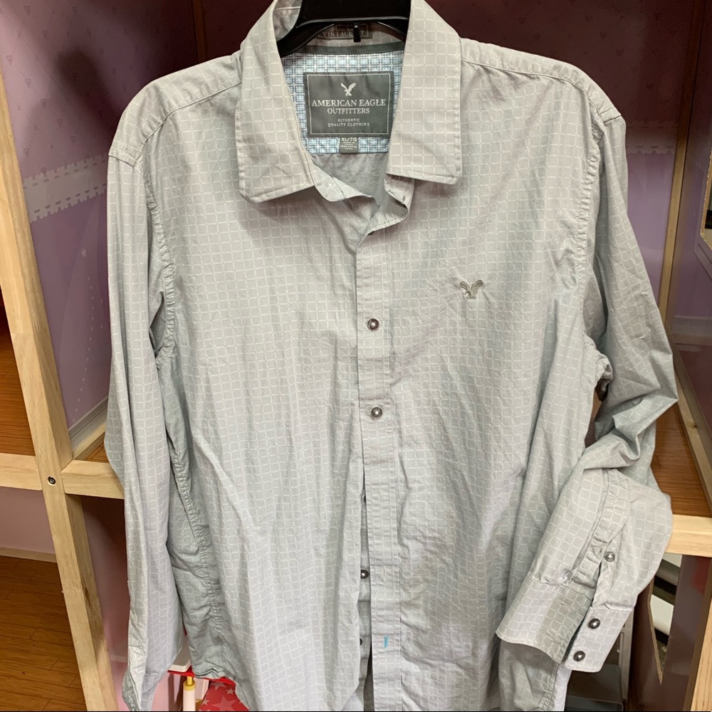 American Eagle long sleeve button down